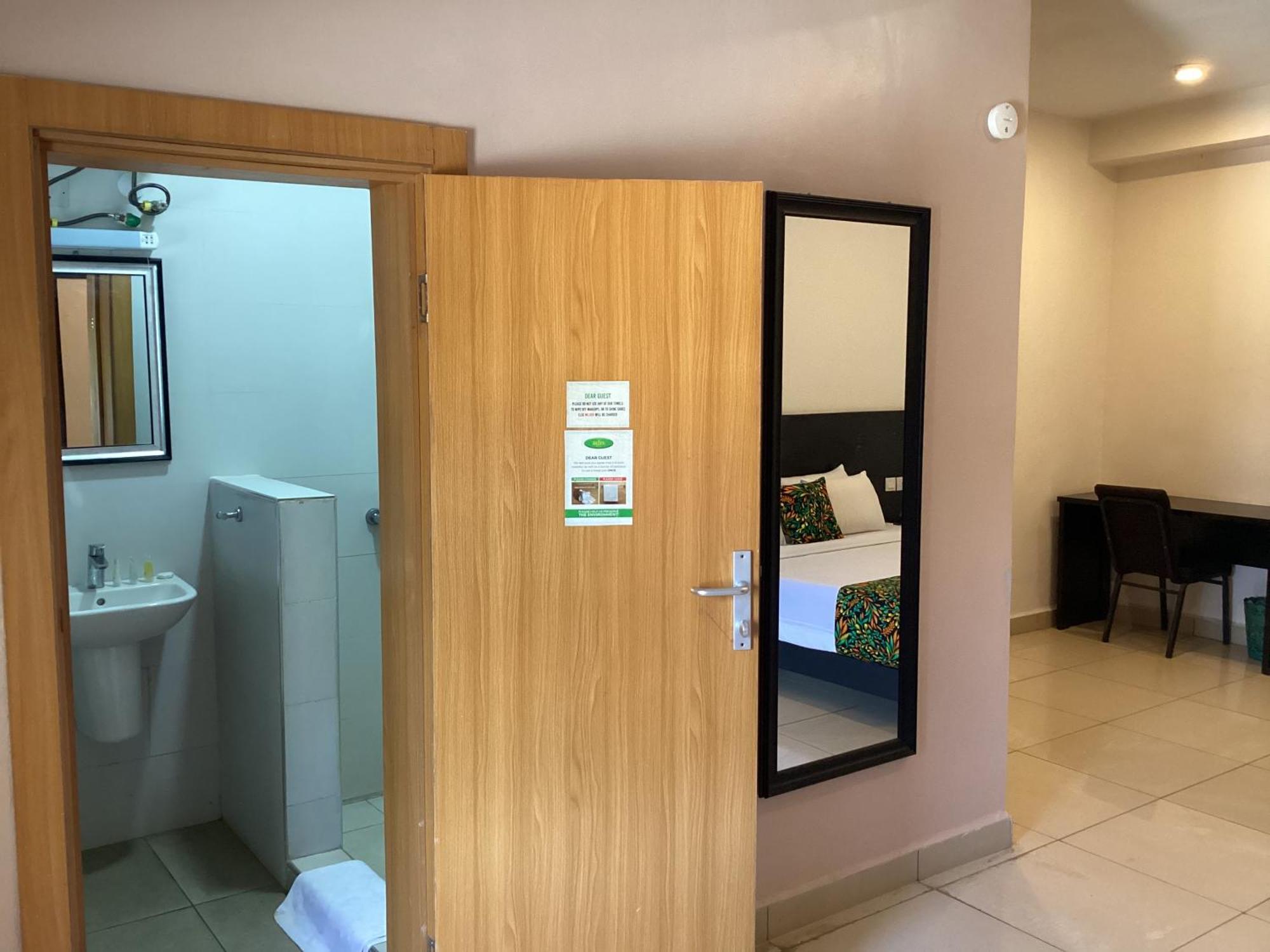 Adis Hotels Prime Ибадан Экстерьер фото